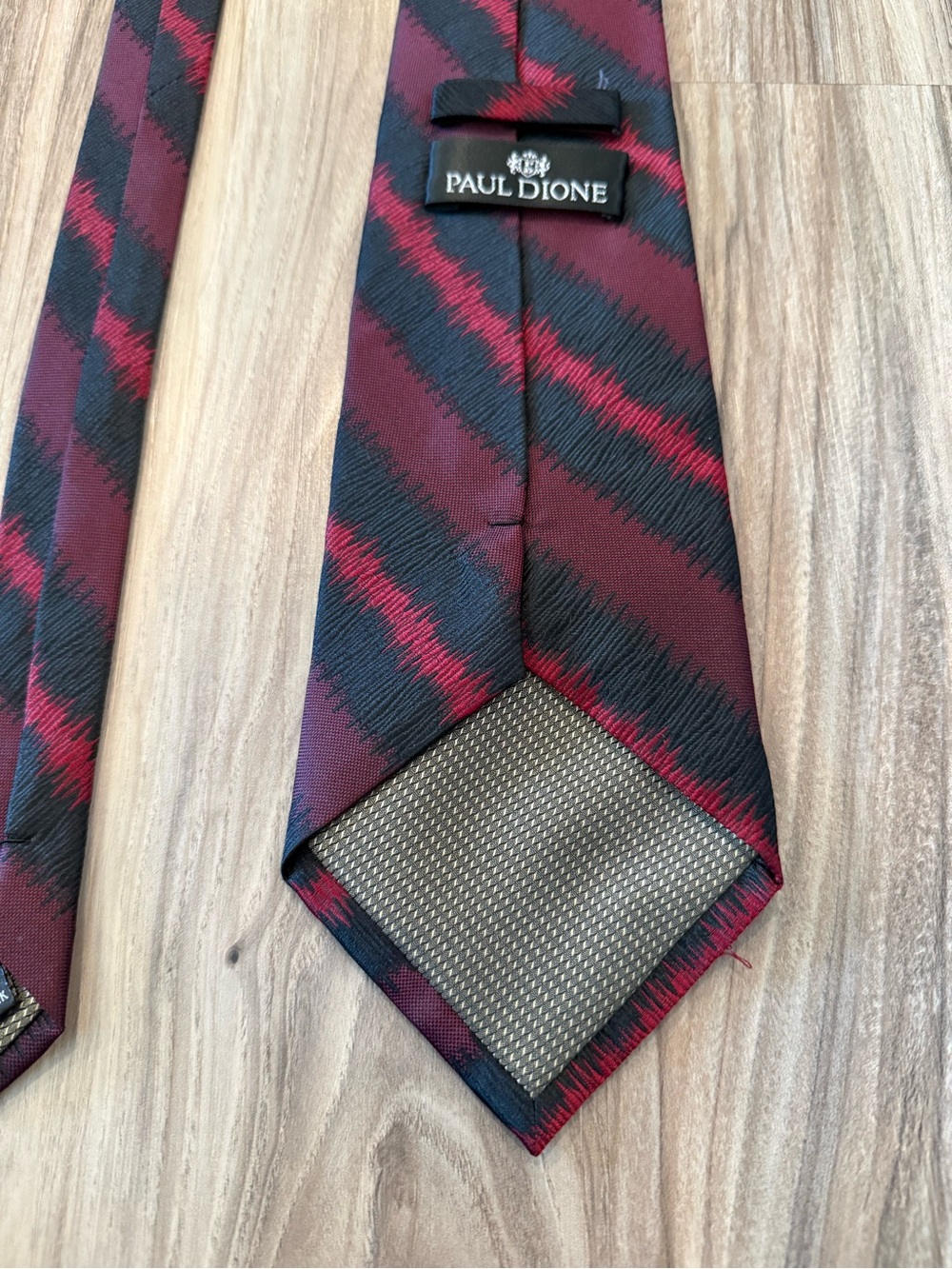 Paul Dione 100% Silk Men's Burgundy and Black Diagonal Stripe Tie - Handmade - Picture 7 of 8